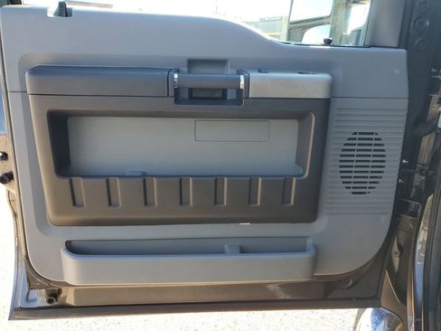 Used 2016 Ford F250 XLT w/ XLT Value Package image 11