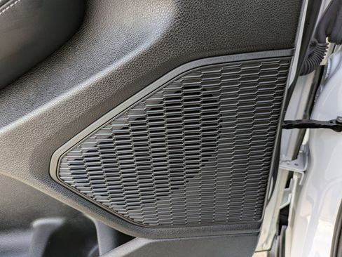 Used 2025 Jeep Grand Cherokee L Laredo image 15