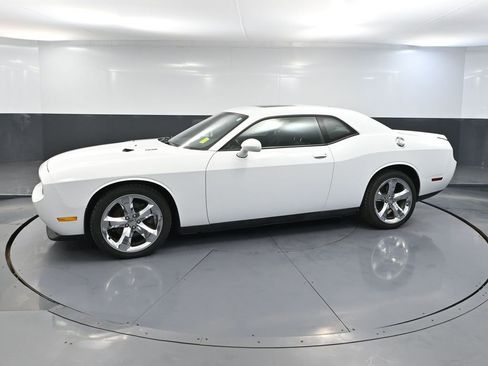 Used 2013 Dodge Challenger R/T image 10