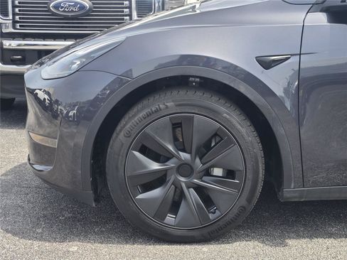 Used 2025 Tesla Model Y Long Range AWD/4WD image 9