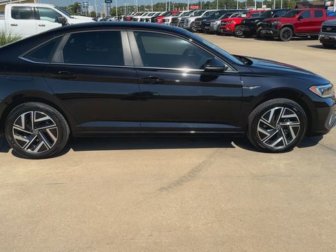 Used 2024 Volkswagen Jetta SEL image 8