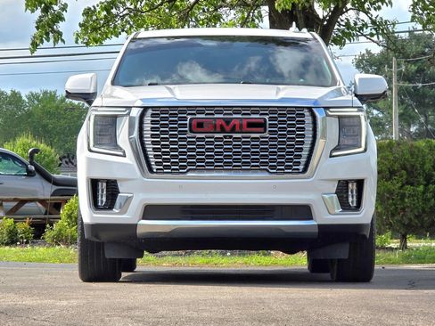 Used 2021 GMC Yukon Denali w/ LPO, Illumination Package AWD/4WD image 2