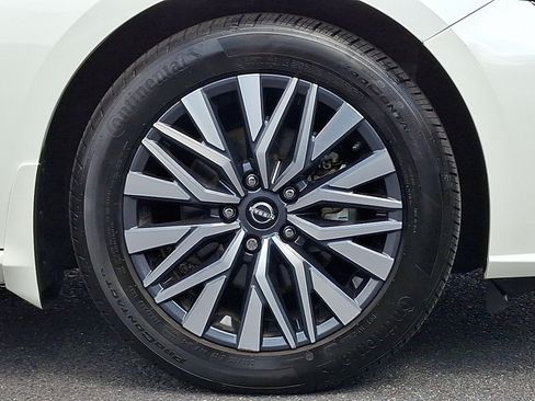 Certified 2023 Nissan Altima 2.5 SV FWD image 8
