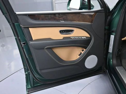 Certified 2023 Bentley Bentayga AWD/4WD image 15