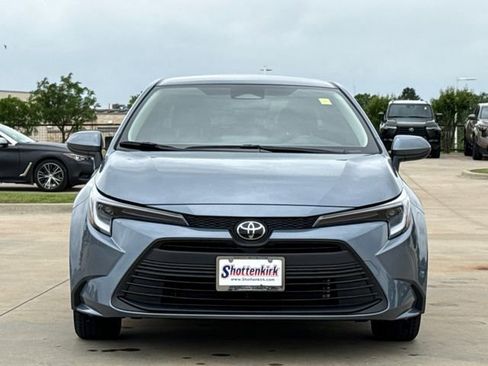 Used 2026 Toyota Corolla LE FWD image 2