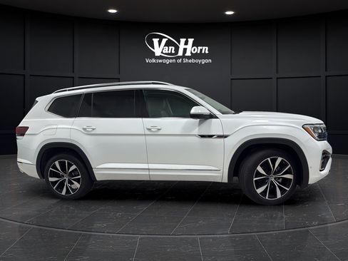 Used 2025 Volkswagen Atlas SEL Premium R-Line AWD/4WD image 8