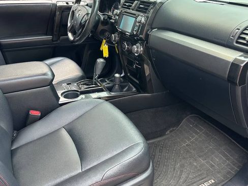 Used 2016 Toyota 4Runner Trail Premium w/ Four Season Floor Mat Package AWD/4WD image 9