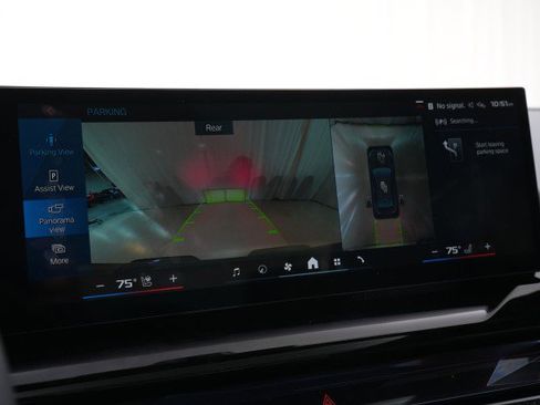 Used 2025 BMW M5 w/ Executive Package image 21