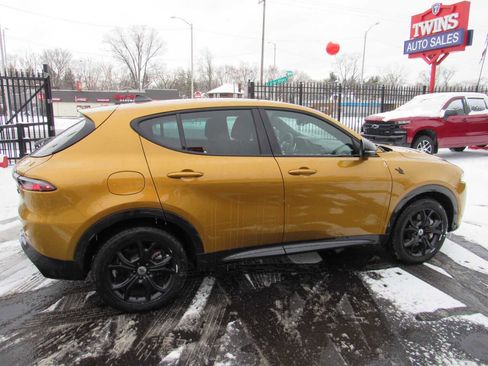 Used 2024 Dodge Hornet R/T w/ R/T Blacktop Package image 4