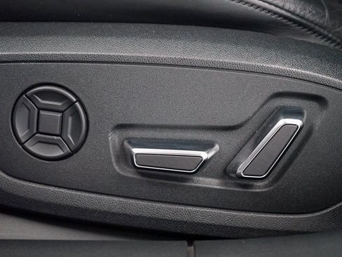 Used 2022 Audi RS 6 w/ Carbon Optic Package image 28