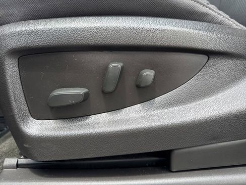 Used 2018 Chevrolet Silverado 1500 LT w/ LT Eassist Package image 32