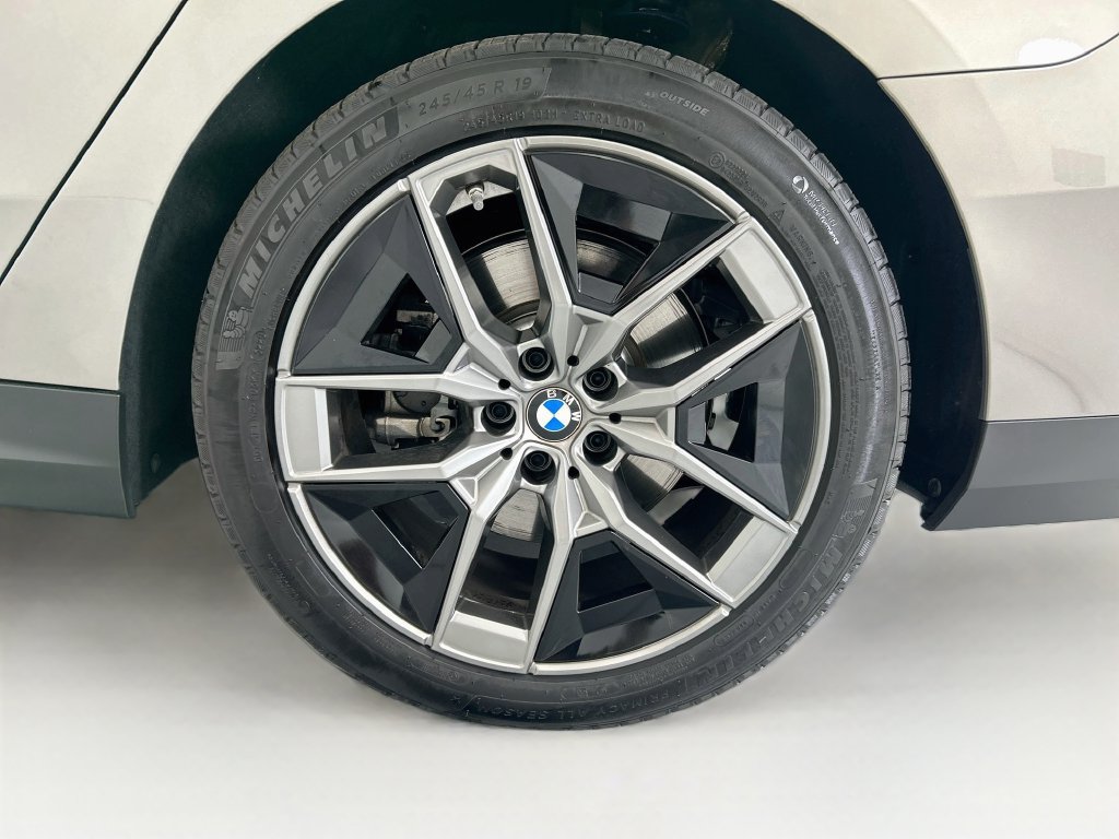 Certified 2026 BMW 540i xDrive AWD/4WD image 30