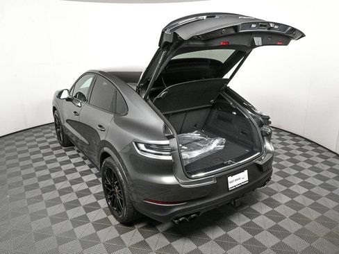 Used 2026 Porsche Cayenne Coupe AWD/4WD image 34