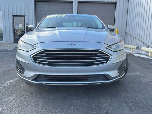 Used 2020 Ford Fusion SE image 3