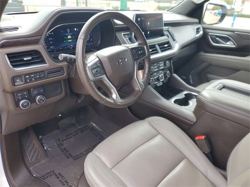 Used 2022 Chevrolet Suburban Z71 image 17