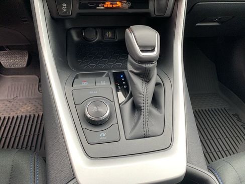 New 2025 Toyota RAV4 SE image 23