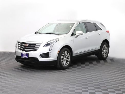 Used 2017 Cadillac XT5 Luxury w/ Driver Awareness Package AWD/4WD image 5