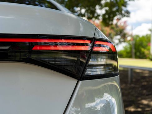 Used 2023 Honda Accord EX image 13