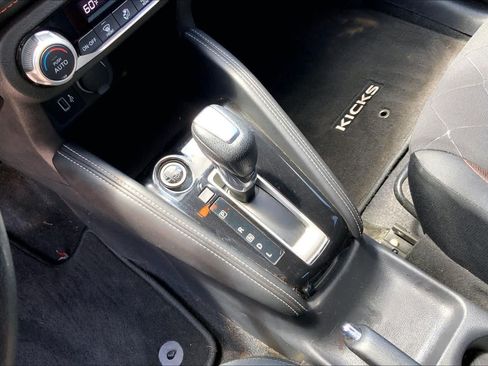 Used 2019 Nissan Kicks SR FWD image 17