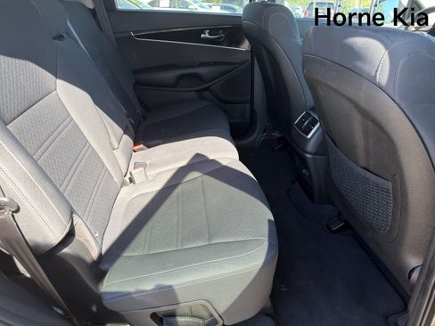 Used 2019 Kia Sorento L FWD image 26