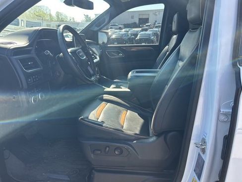 Used 2022 GMC Yukon XL AT4 AWD/4WD image 6