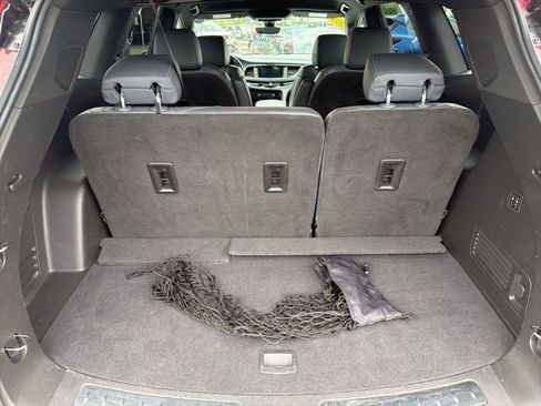 Used 2022 Buick Enclave Premium AWD/4WD image 30