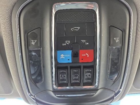 Used 2023 Jeep Grand Cherokee L Limited AWD/4WD image 45