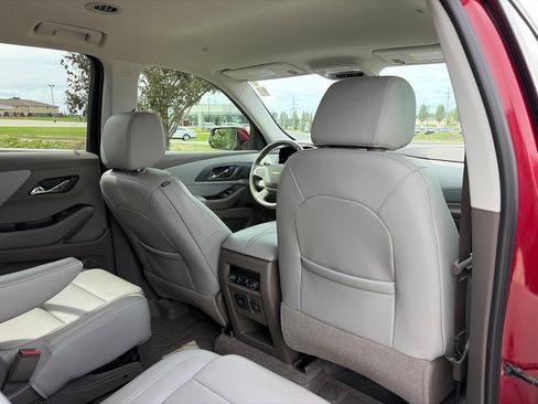 Used 2019 Chevrolet Traverse Premier w/ Driver Confidence II Package FWD image 35