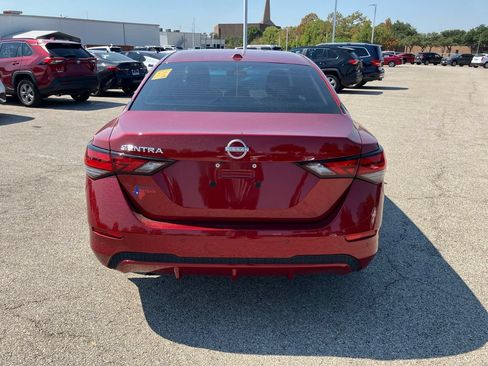 Used 2025 Nissan Sentra SV FWD image 5