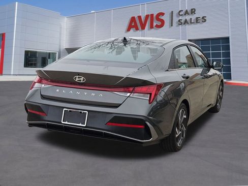 Used 2025 Hyundai Elantra SEL image 6