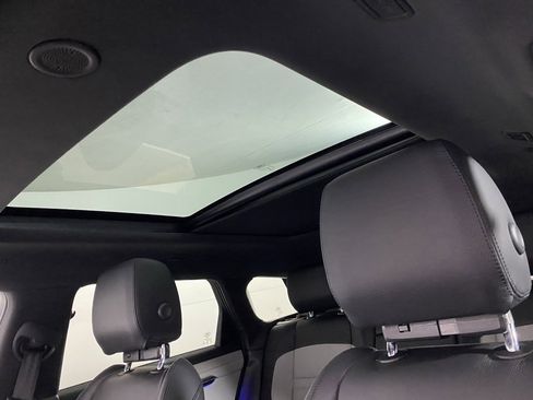 Used 2023 Land Rover Range Rover Evoque R-Dynamic S image 17