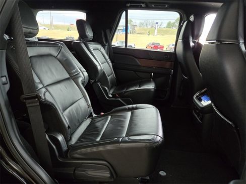 Used 2024 Lincoln Navigator Reserve image 19