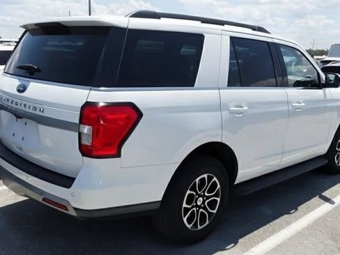 Used 2024 Ford Expedition XLT AWD/4WD image 2