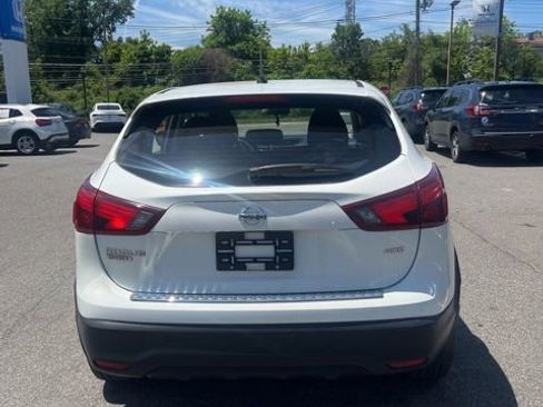 Used 2017 Nissan Rogue Sport S w/ S Appearance Package AWD/4WD image 5