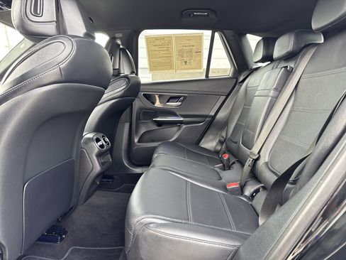 Used 2024 Mercedes-Benz GLC 300 image 29