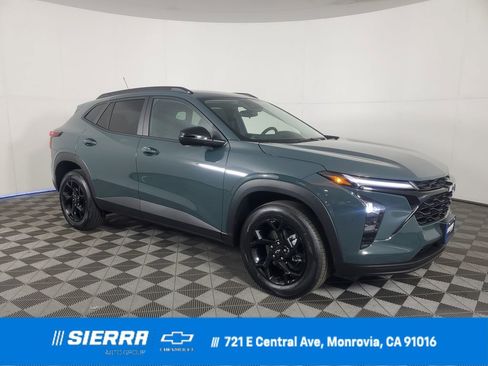 New 2026 Chevrolet Trax LT w/ Midnight Edition FWD image 1