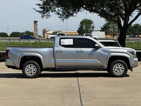 New 2026 Toyota Tacoma SR5 AWD/4WD image 3
