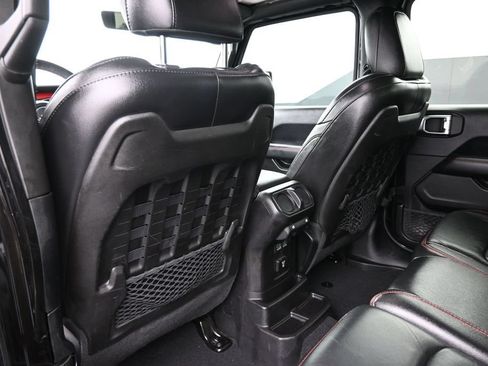 Used 2018 Jeep Wrangler Unlimited Rubicon w/ Dual Top Group AWD/4WD image 21