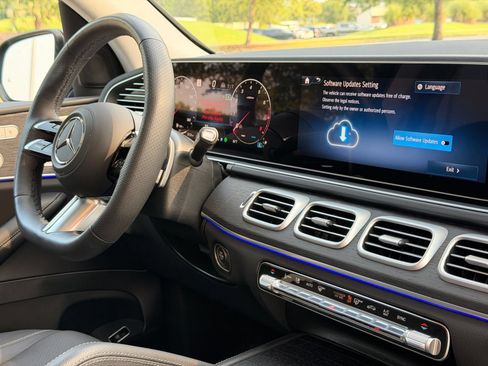 Certified 2026 Mercedes-Benz GLS 450 4MATIC image 23