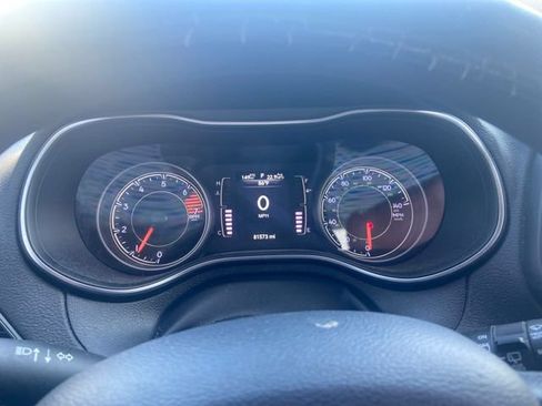Used 2019 Jeep Cherokee Latitude w/ Popular Appearance Group FWD image 9