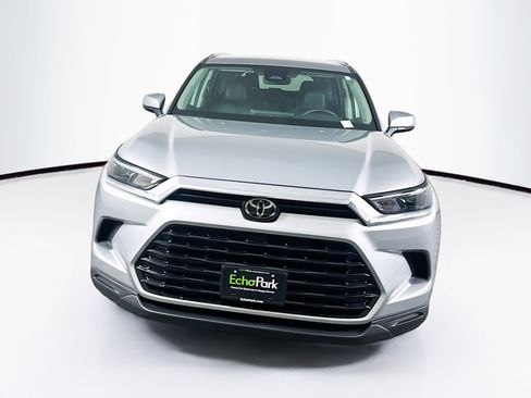 Used 2025 Toyota Grand Highlander AWD image 2