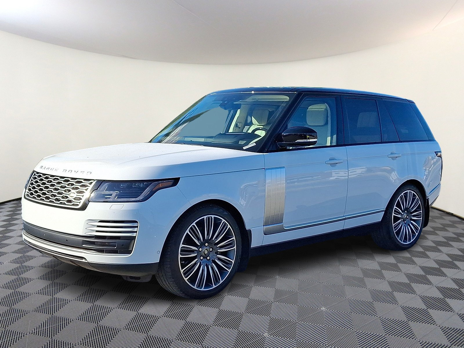 Used 2021 Land Rover Range Rover P525 Westminster Edition AWD/4WD image 1