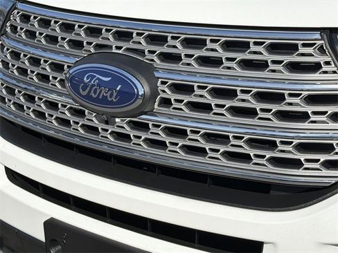 Used 2022 Ford Explorer Limited w/ Limited Technology Package image 16