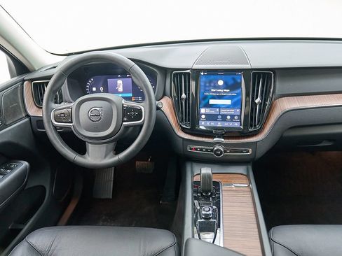 Certified 2024 Volvo XC60 T8 Plus AWD/4WD image 25