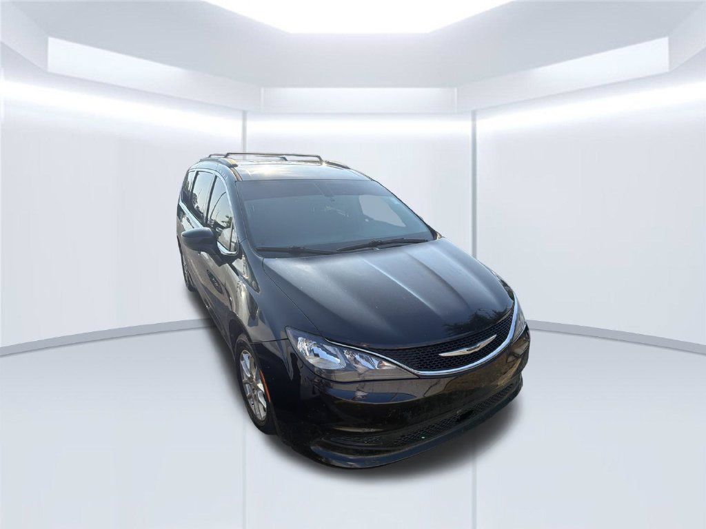 Used 2021 Chrysler Voyager Lxi FWD image 2