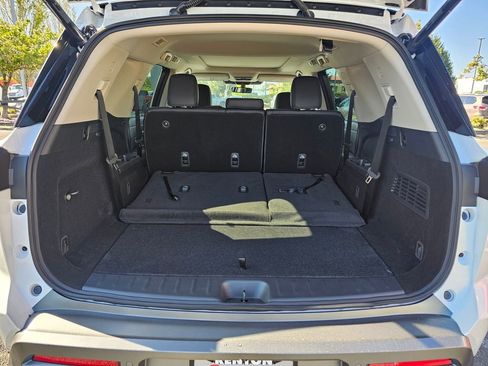 New 2026 Nissan Pathfinder SL AWD/4WD image 10