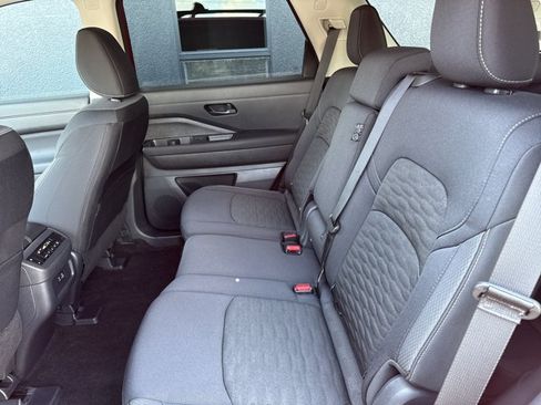Certified 2025 Nissan Pathfinder SV FWD image 6