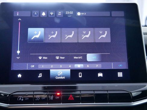 Used 2024 Jeep Compass Latitude image 39