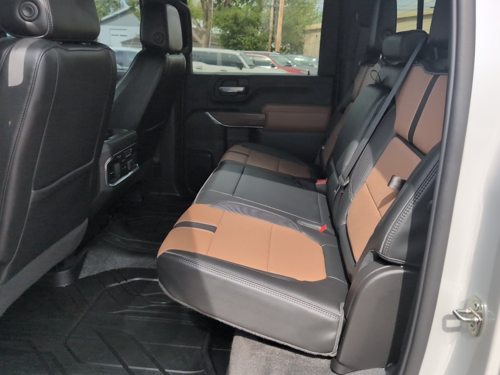 Used 2023 Chevrolet Silverado 3500 High Country w/ Safety Package II AWD/4WD image 17