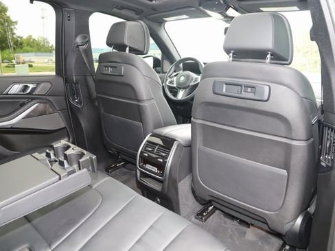 Used 2021 BMW X5 M50i image 16